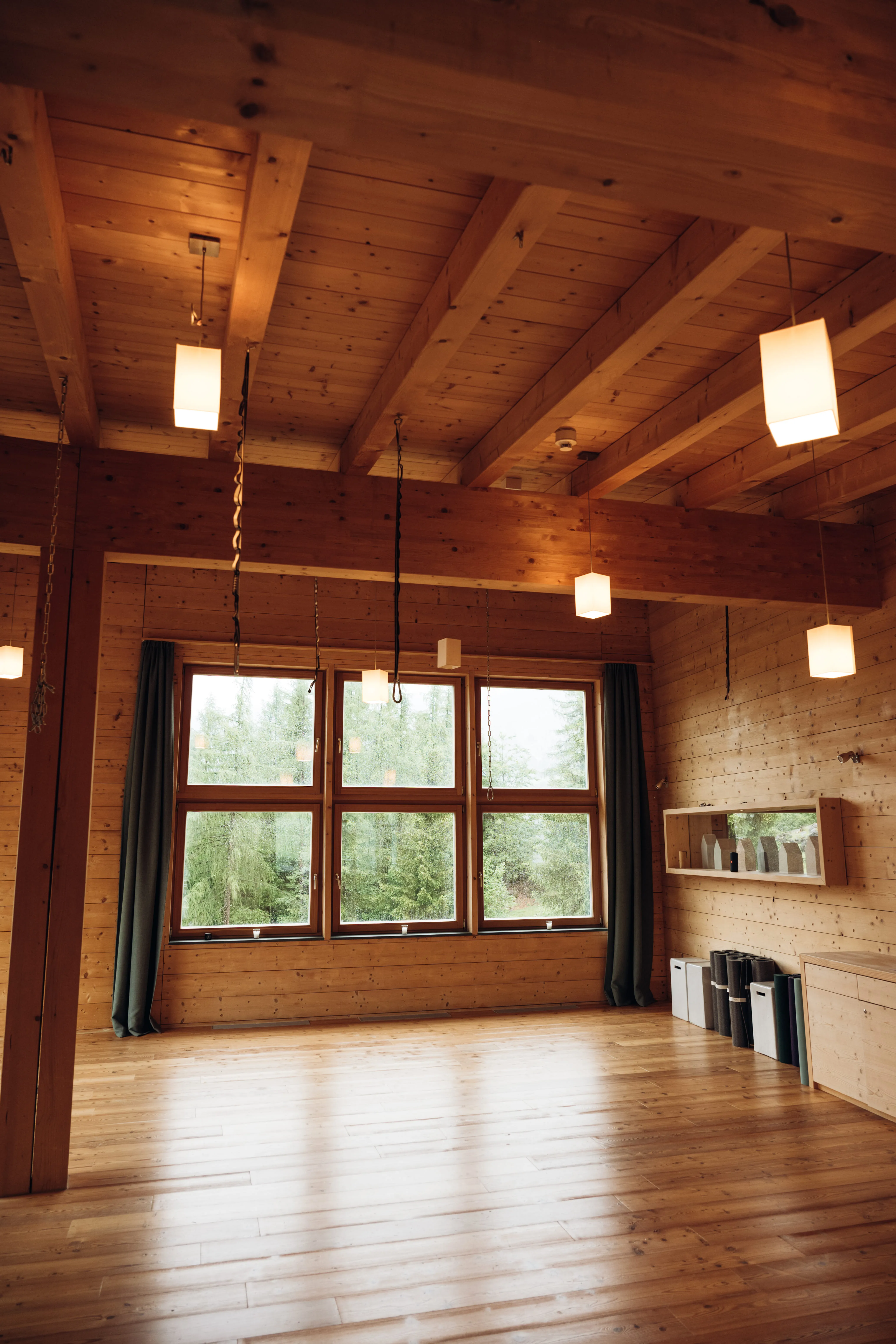Lichter im Yoga Raum