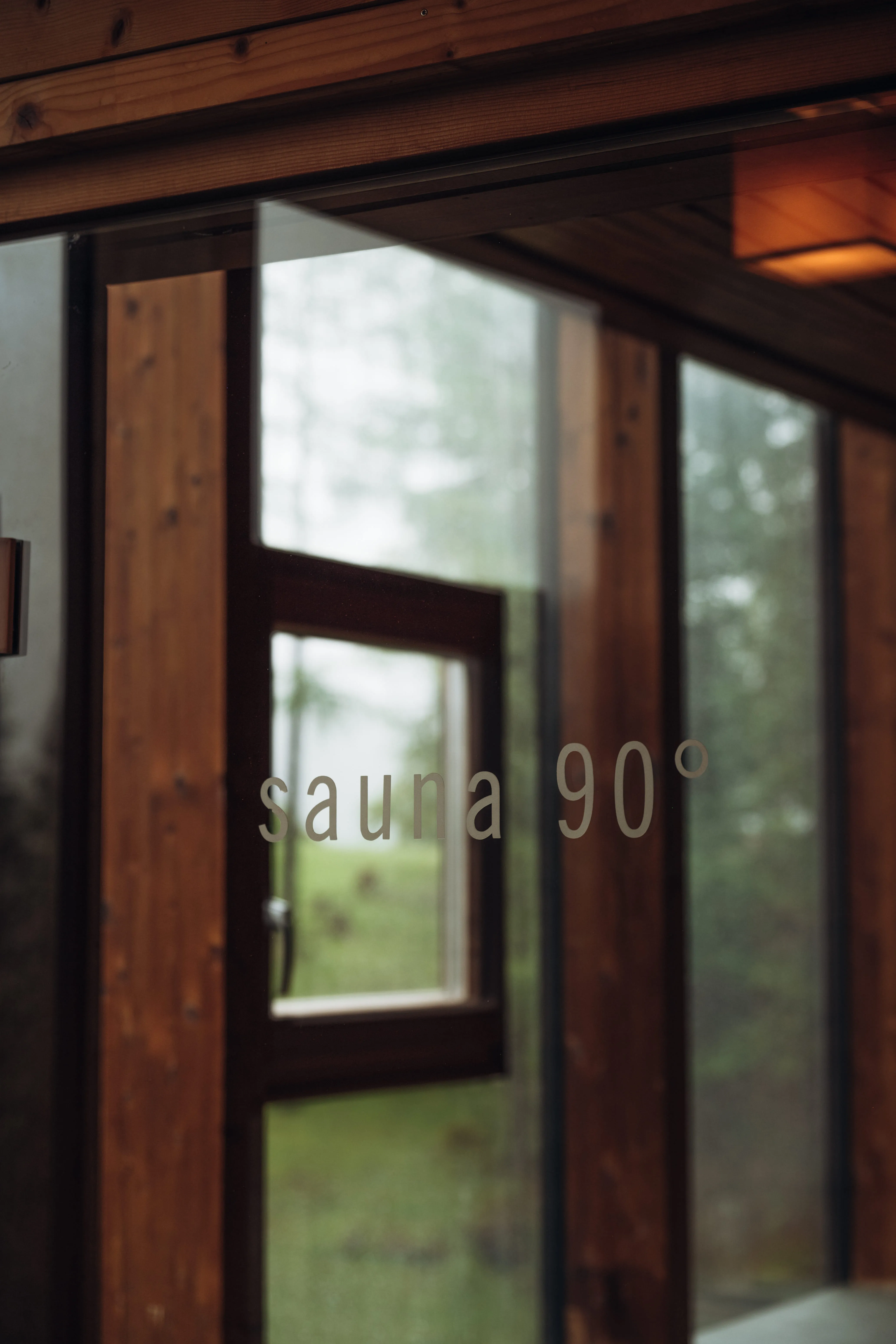 Türe der 90 Grad Sauna
