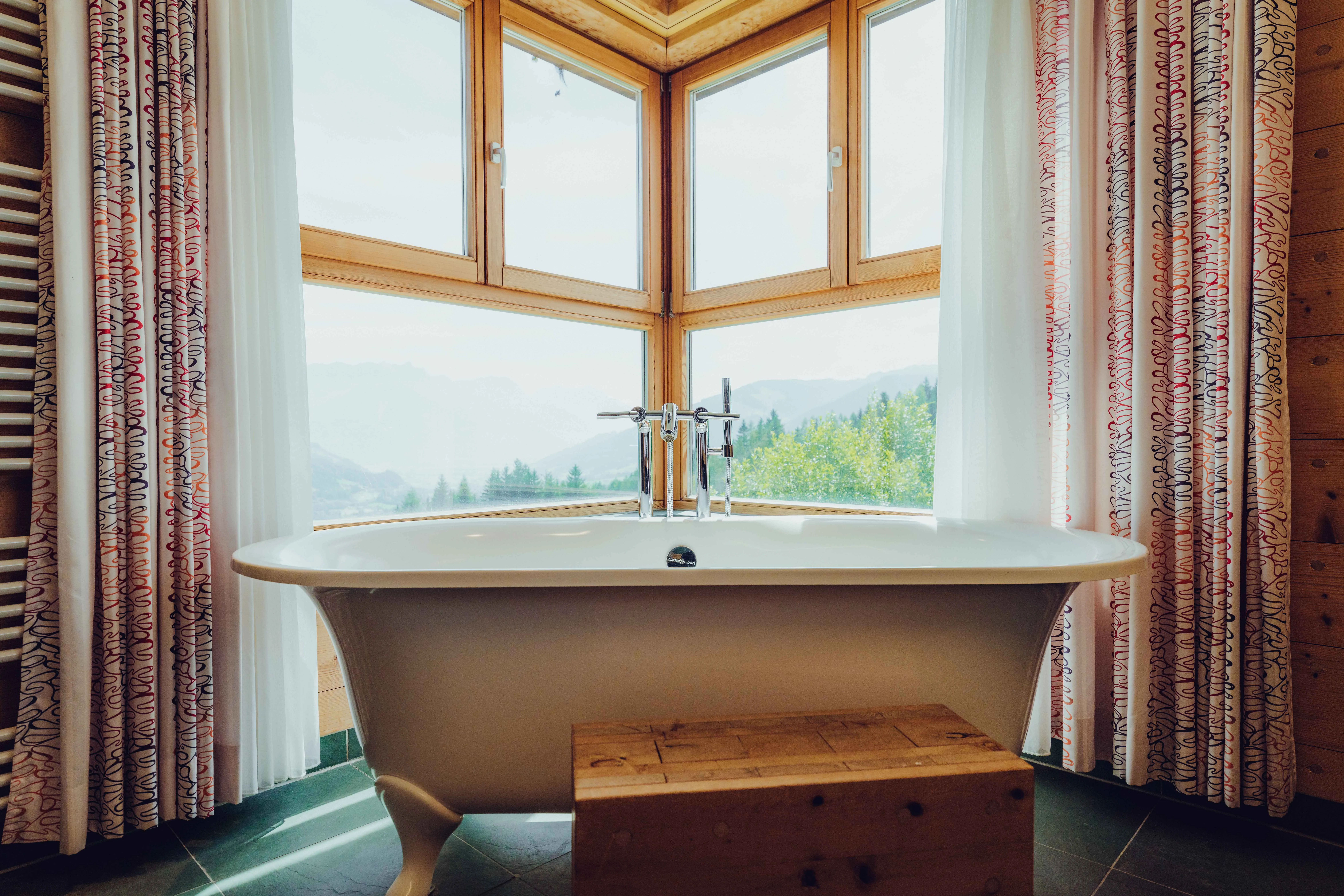 freistehende Badewanne in der Suite
